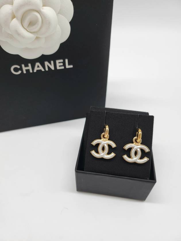 CC logo drop earrings gold white - CHANEL - BALAAN 2