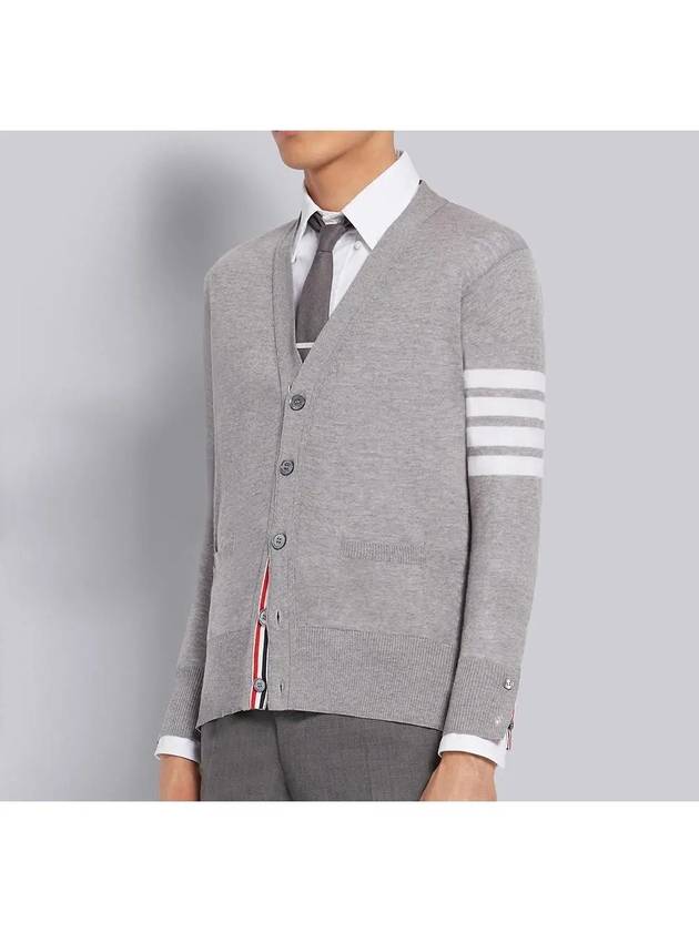 Men's Sustainable Classic Diagonal Wool Cardigan Pale Grey - THOM BROWNE - BALAAN 4