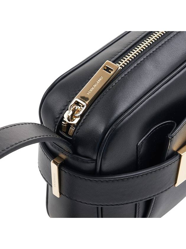 Calfskin Leather Camera Shoulder Bag Black - SALVATORE FERRAGAMO - BALAAN 9