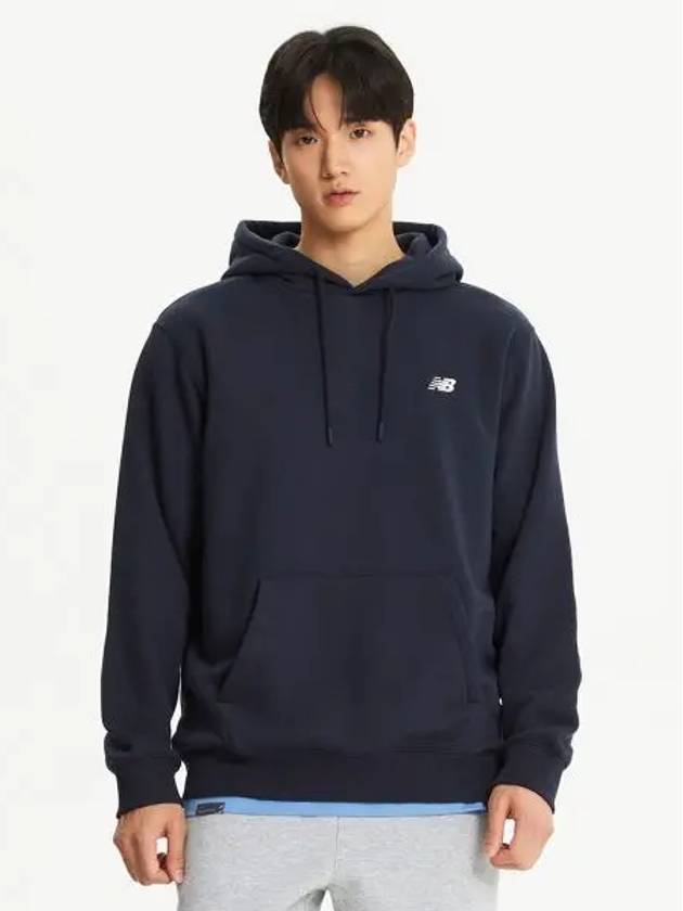 NBN0E41113 UNI ESS Classic Brushed Hoodie NAVY - NEW BALANCE - BALAAN 1