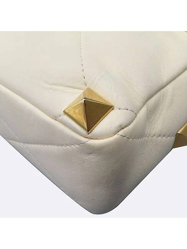 2W2B0I60BSF Ivory leather gold Roman stud Garavani L size tote bag shoulder strap - VALENTINO - BALAAN 5