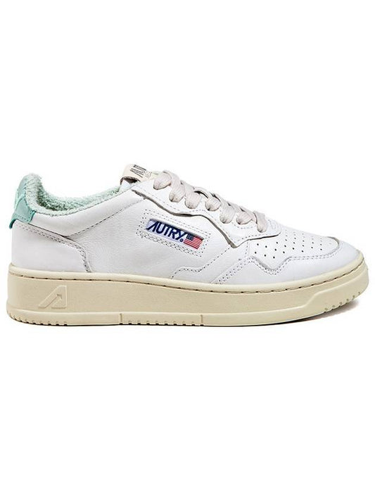 Women's Medalist Goat Mint Tab Low Top Sneakers White - AUTRY - BALAAN 1