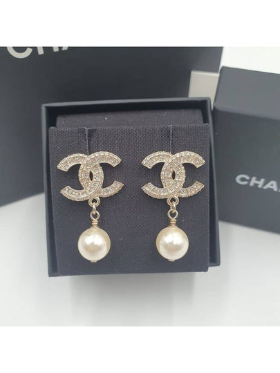 CC Metal Logo Pearl Earrings Gold - CHANEL - BALAAN 2