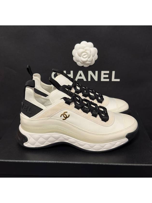 Mixed Fibers Velvet Calfskin Low Top Sneakers Ivory - CHANEL - BALAAN 7