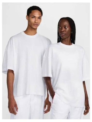 HF7112 100 AS U NRG JACQUEMUS SS TEE - NIKE - BALAAN 1