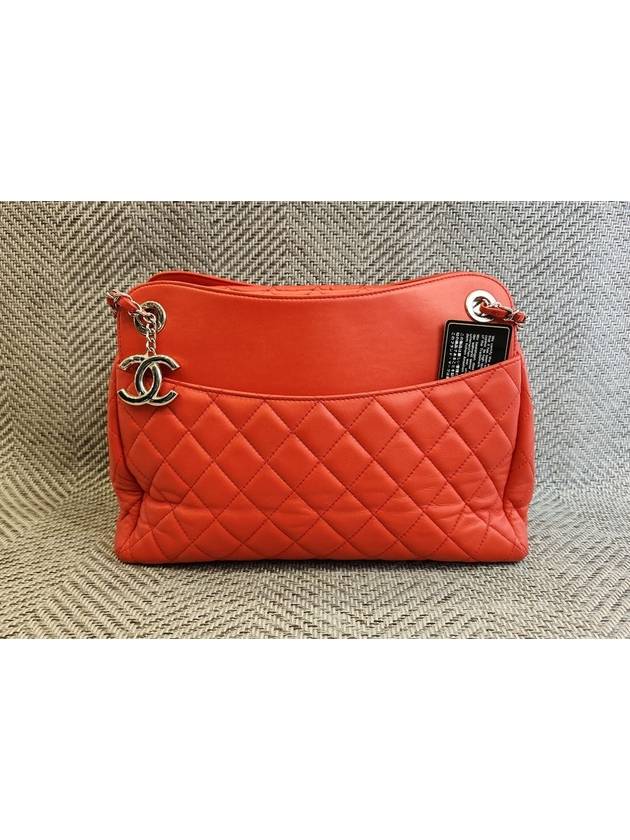 Lambskin matelass quilted CC chain shoulder bag - CHANEL - BALAAN 1