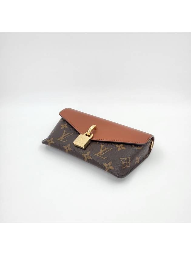 Women s Padlock On Strap - LOUIS VUITTON - BALAAN 9