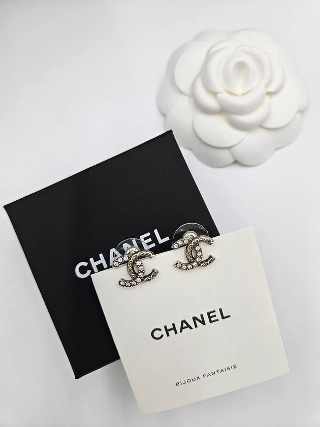 CC logo crystal earrings silver - CHANEL - BALAAN 2