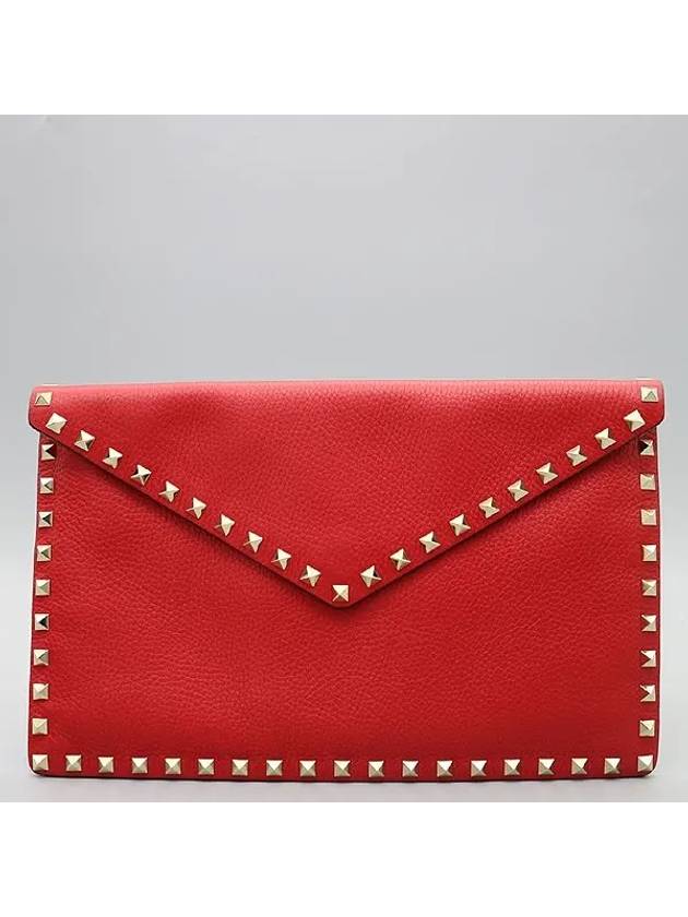 SW2P0P56VSH Red Leather Rockstud Envelope Flap Clutch - VALENTINO - BALAAN 2