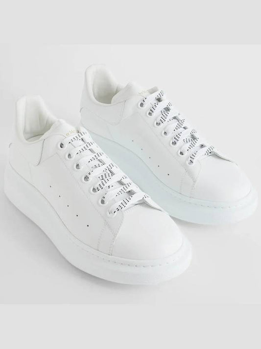 Oversized Leather Tab Low Top Sneakers White - ALEXANDER MCQUEEN - BALAAN 2