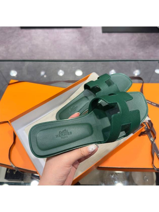 Women's Oran Sandals Calfskin Green - HERMES - BALAAN 2