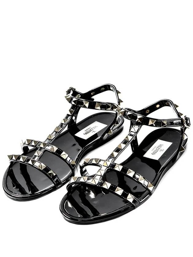 Rockstud Flat Sandals Black - VALENTINO - BALAAN 3