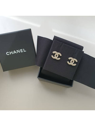 Pearl CC logo gold metal earrings - CHANEL - BALAAN 1