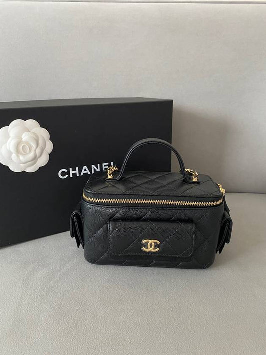 Chain Cosmetic Case Grained Shiny Calfskin Gold Metal Black - CHANEL - BALAAN 2