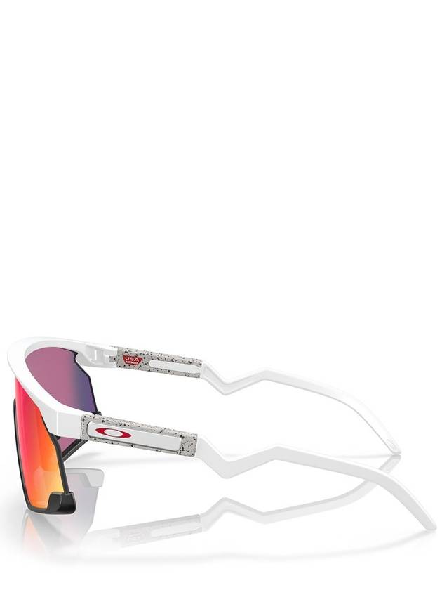 Oakley OO9280 Matte White - OAKLEY - BALAAN 3