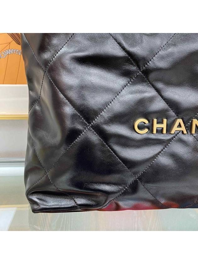 Medium Shoulder Bag Shiny Calfskin Gold Black - CHANEL - BALAAN 4