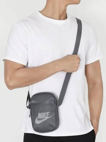 Crossbody Bag Heritage BA5871 084 Domestic Product GQN124101615396 - NIKE - BALAAN 1