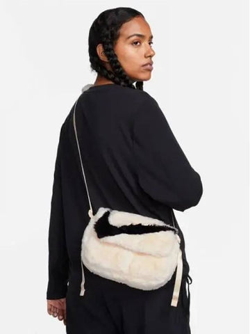 Women s Sportswear Futura 365 Faux Fur Crossbody 838 - NIKE - BALAAN 1