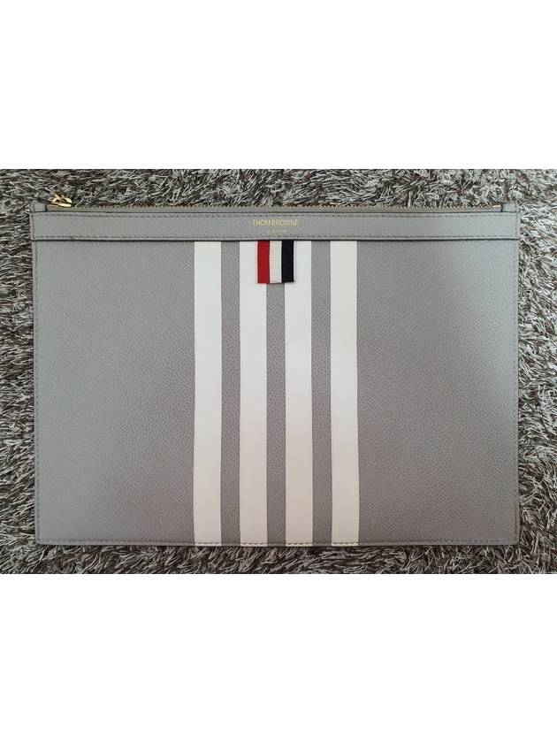 Diagonal armband pebble grain clutch bag - THOM BROWNE - BALAAN 3