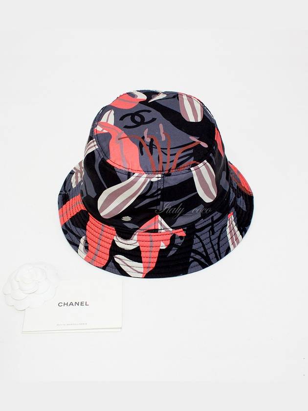 CC Logo Reversible Bucket Hat Black - CHANEL - BALAAN 10