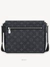 District PM Messenger Bag Black - LOUIS VUITTON - BALAAN 6