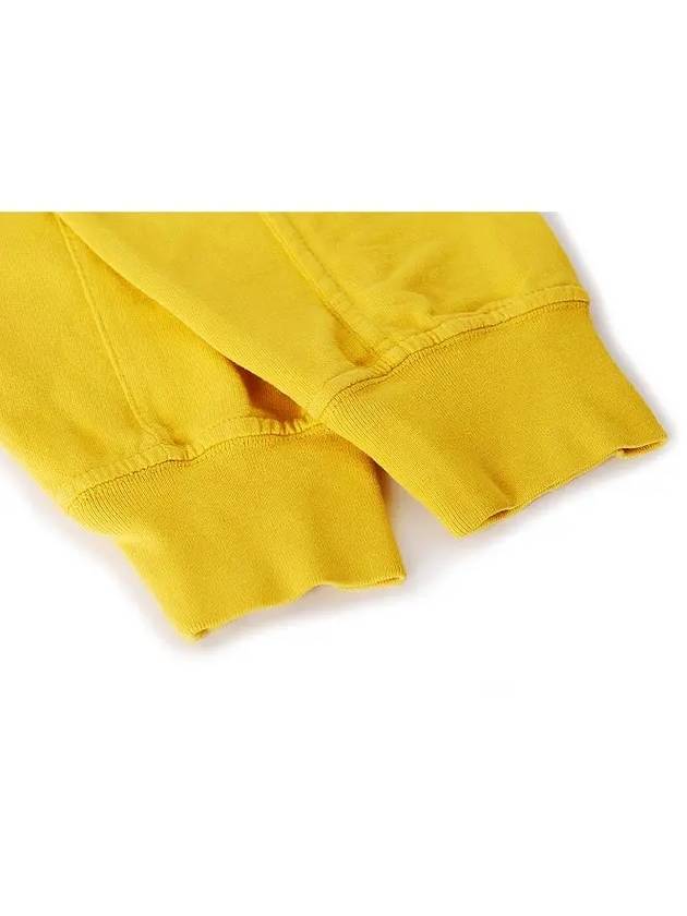 Men's Light Fleece Lens Wappen Sweatshirt Yellow - CP COMPANY - BALAAN 6