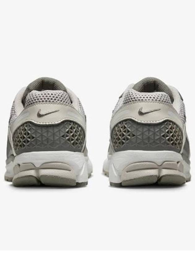 Zoom Vomero 5 Premium Low Top Sneakers Grey - NIKE - BALAAN 7