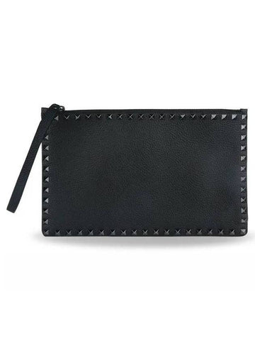 Rockstud Clutch Bag Black - VALENTINO - BALAAN 1