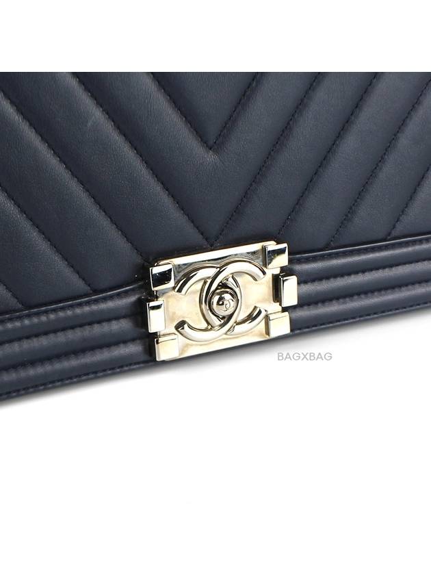 CH Chevron Boy Bag Medium Navy Silver CH41BG198 - CHANEL - BALAAN 5