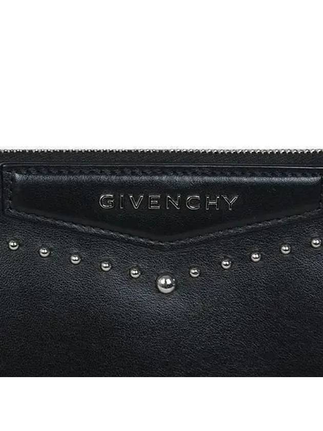 BC06822681 Silver logo studded black leather unisex clutch bag - GIVENCHY - BALAAN 4