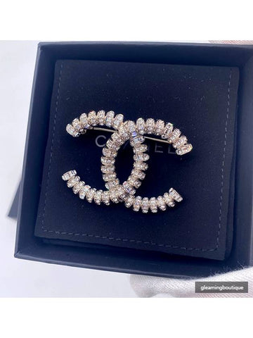 Women s Crystal CC Logo Brooch Silver ABA332 - CHANEL - BALAAN 1