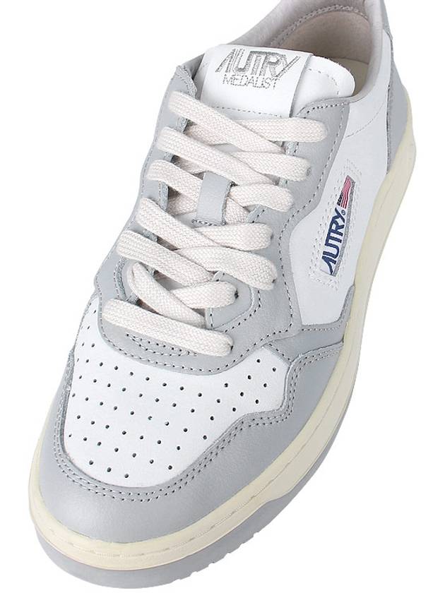 Men's Medalist Low Leather Sneakers Grey White - AUTRY - BALAAN 8