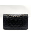 Lambskin classic medium shoulder bag - CHANEL - BALAAN 5