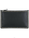 Rockstud Pebble Leather Clutch Bag Black - VALENTINO - BALAAN 3