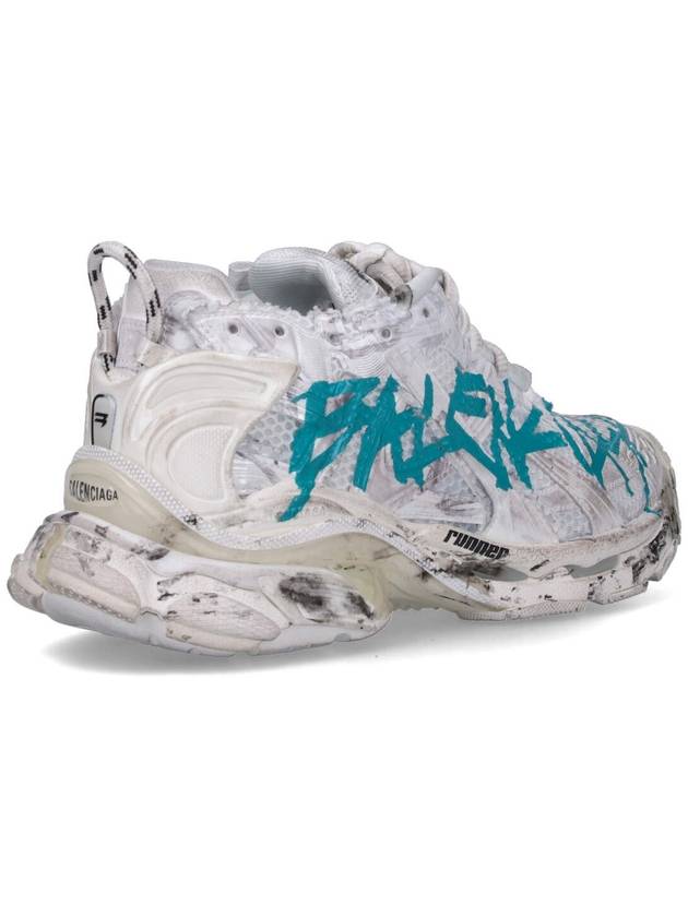 Runner Graffiti Low Top Sneakers White - BALENCIAGA - BALAAN 5