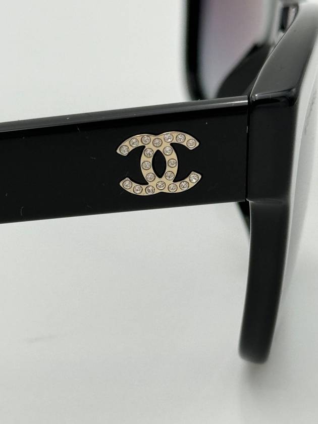 Sunglasses Square Black Crystal Gold A71530 - CHANEL - BALAAN 3