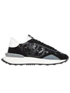 Women's Lace Runner Sneakers Black - VALENTINO - BALAAN.