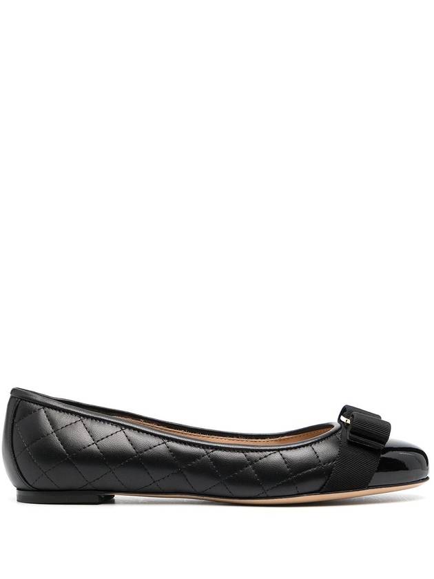 Varina Quilting Leather Ballet Flat Black - SALVATORE FERRAGAMO - BALAAN 2