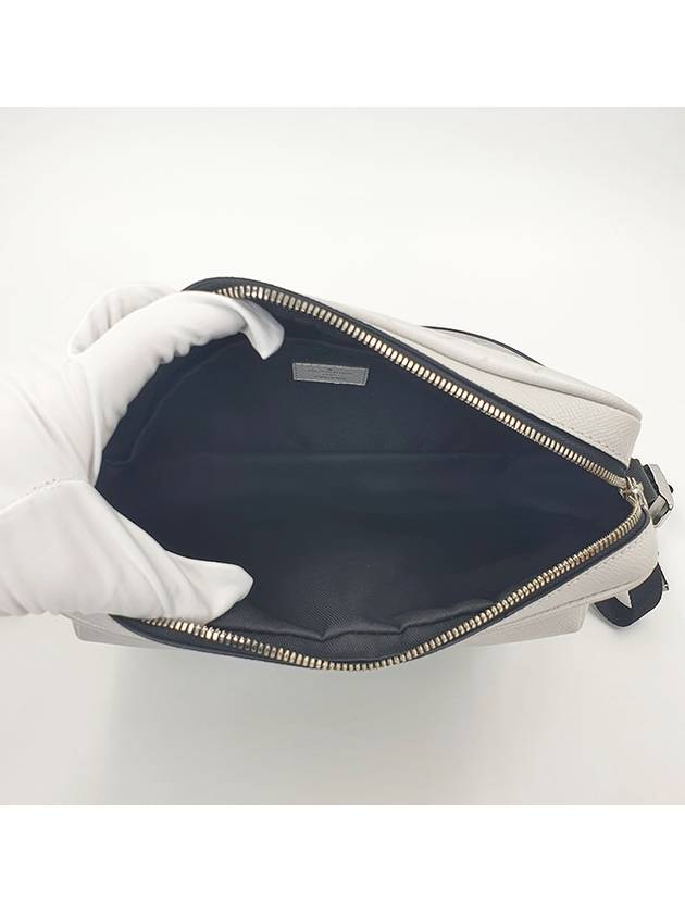 Women s Outdoor Messenger Bag - LOUIS VUITTON - BALAAN 16