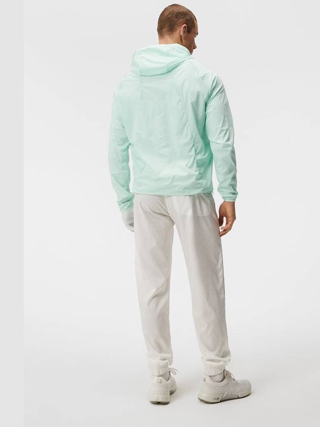 Arron Stretch Wind Golf Hoodie Honeydew - J.LINDEBERG - BALAAN 3