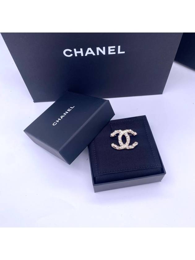 Women s Crystal Cubic CC Logo Brooch Champagne Gold ABE145 - CHANEL - BALAAN 6