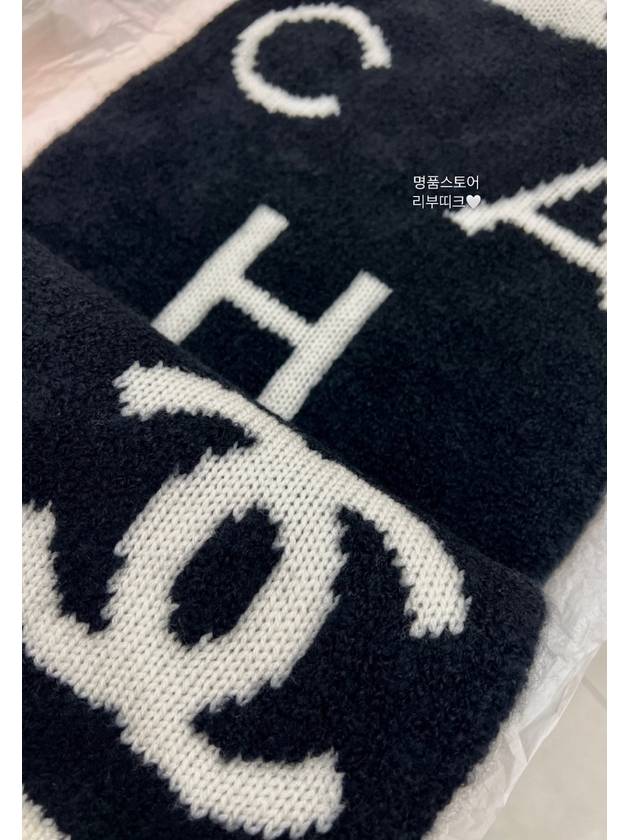 Big CC logo double sided reversible muffler fall winter black white unisex - CHANEL - BALAAN 2