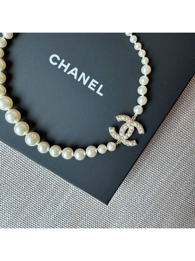 Necklace Metal Glass Pearls Resin & Gold Pearly White Crystal - CHANEL - BALAAN 9