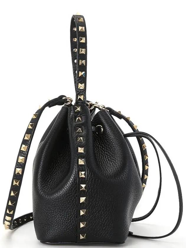 Rockstud Grain Calfskin Bucket Bag Black - VALENTINO - BALAAN 3