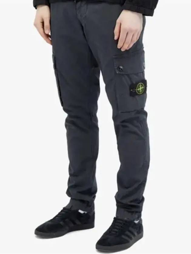 Wappen Patch Old Treatment Slim Fit Cargo Straight Pants Charcoal - STONE ISLAND - BALAAN 5