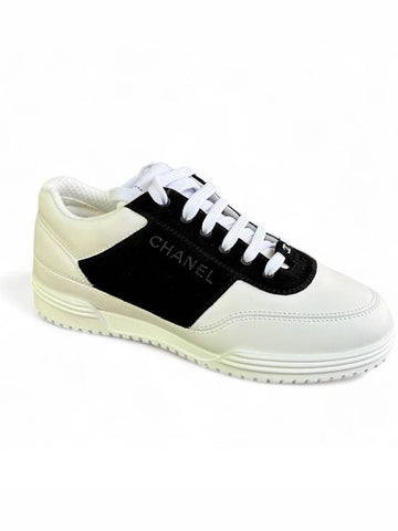 24 Leather Suede Lettering Twotone Unisex Sneakers Black White G45470 - CHANEL - BALAAN 1