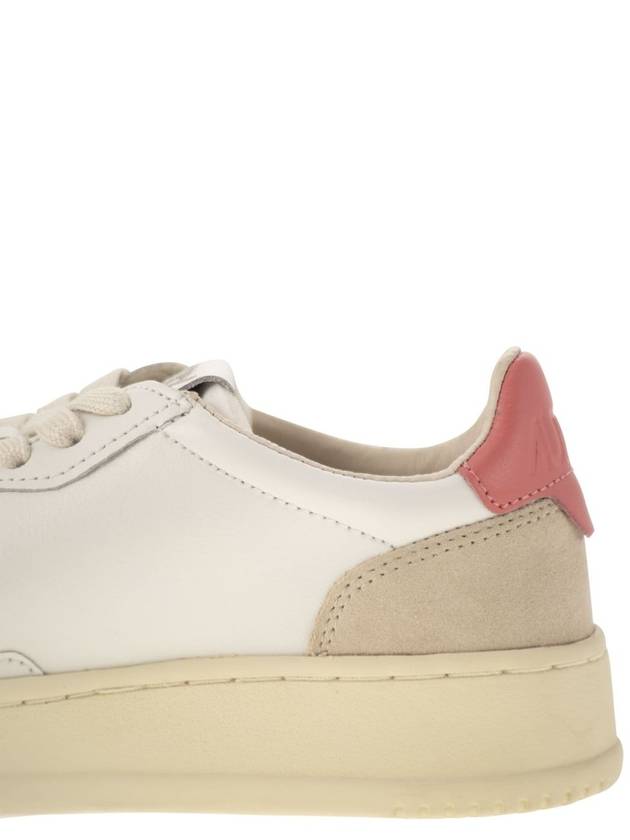 MEDALIST LOW - Leather and Suede Sneakers - AUTRY - BALAAN 7