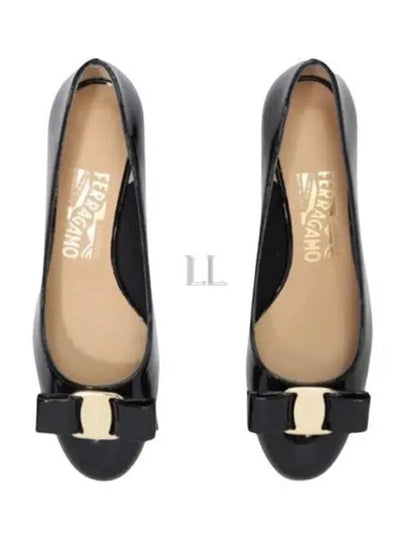 Vara Bow Patent Pumps Black - SALVATORE FERRAGAMO - BALAAN 2