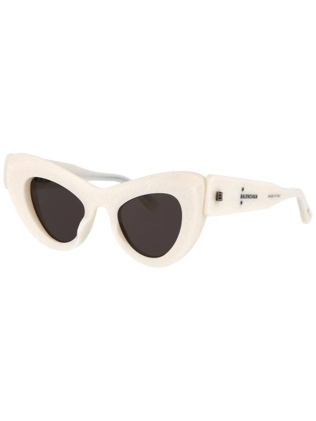 Eyewear BB0204S 003 Logo Temple Mega Cat Eye Sunglasses White - BALENCIAGA - BALAAN 3