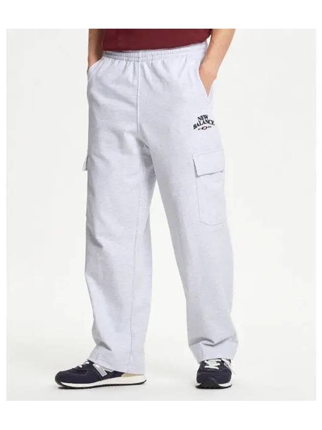 NBMLE42823 UNI Bridge Graphic Wide Cargo Pants LGRAY - NEW BALANCE - BALAAN 1